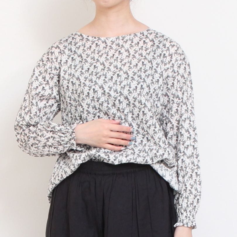 【20%OFF】【IVORYのみ ラスト1点】リバティボートネック シャーリング袖プルオーバー2508