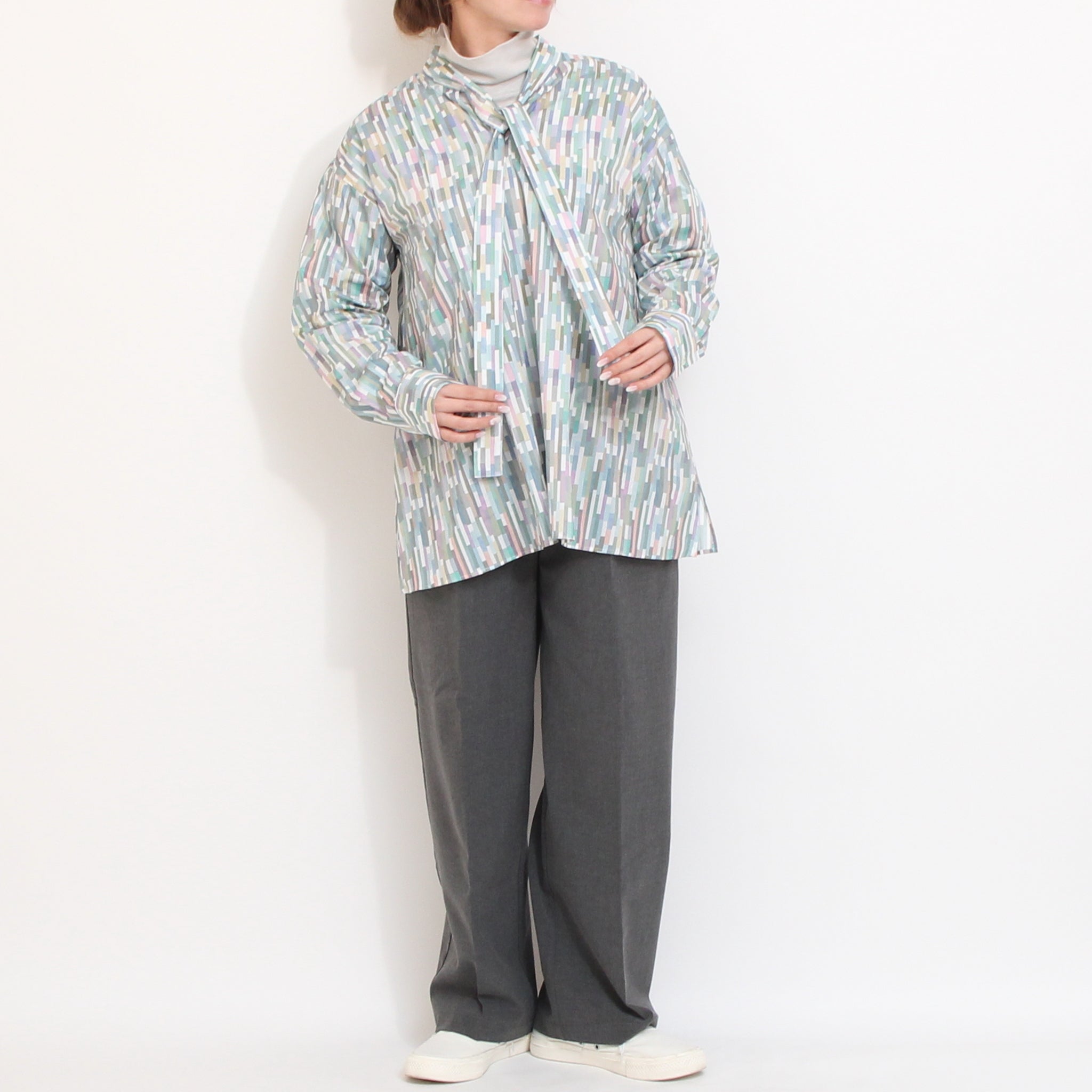 【20%OFF】【REDラスト1点】LIBERTYボウタイプルオーバーブラウス