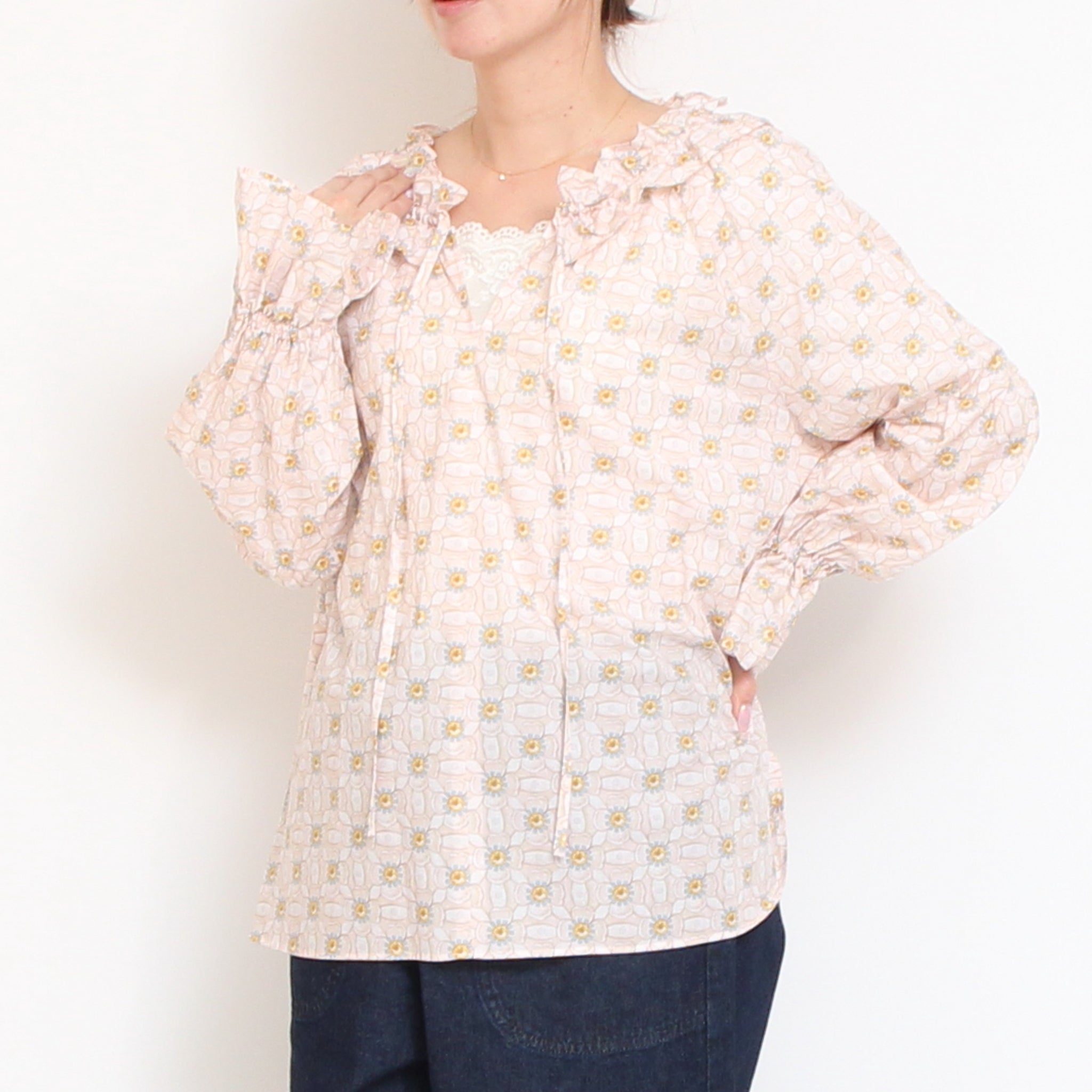 【本店限定商品】 LIBERTYギャザーフリルカラーブラウス