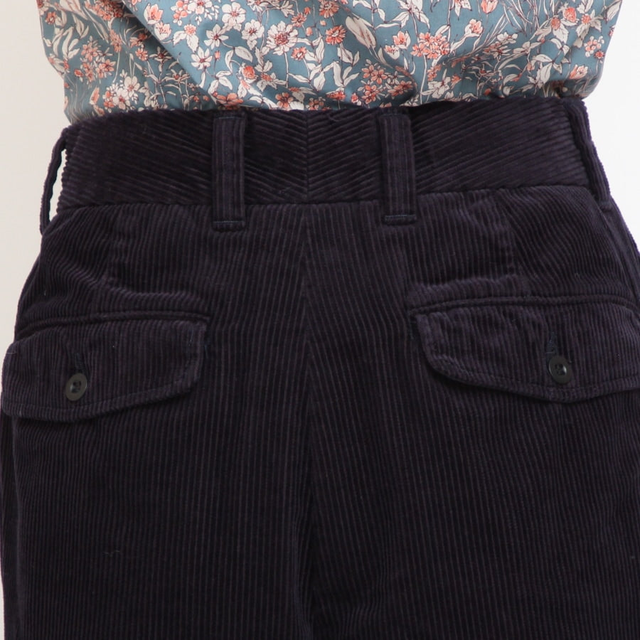 【30%OFF】【NAVYサイズMのみ ラスト1点】D.M.Gコーデュロイツータックトラウザー