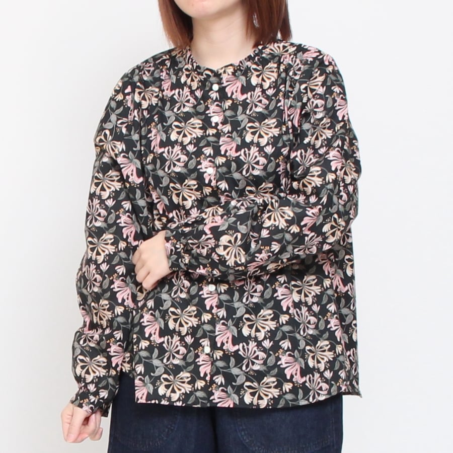 【BLACK残り僅か】リバティ長袖フリルネックスタンダードシャツ2501