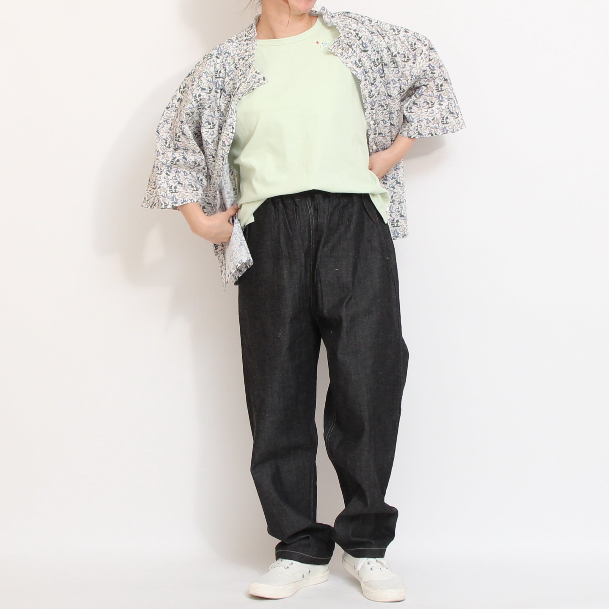 【20%OFF】to touchフラワー刺繍Tシャツ