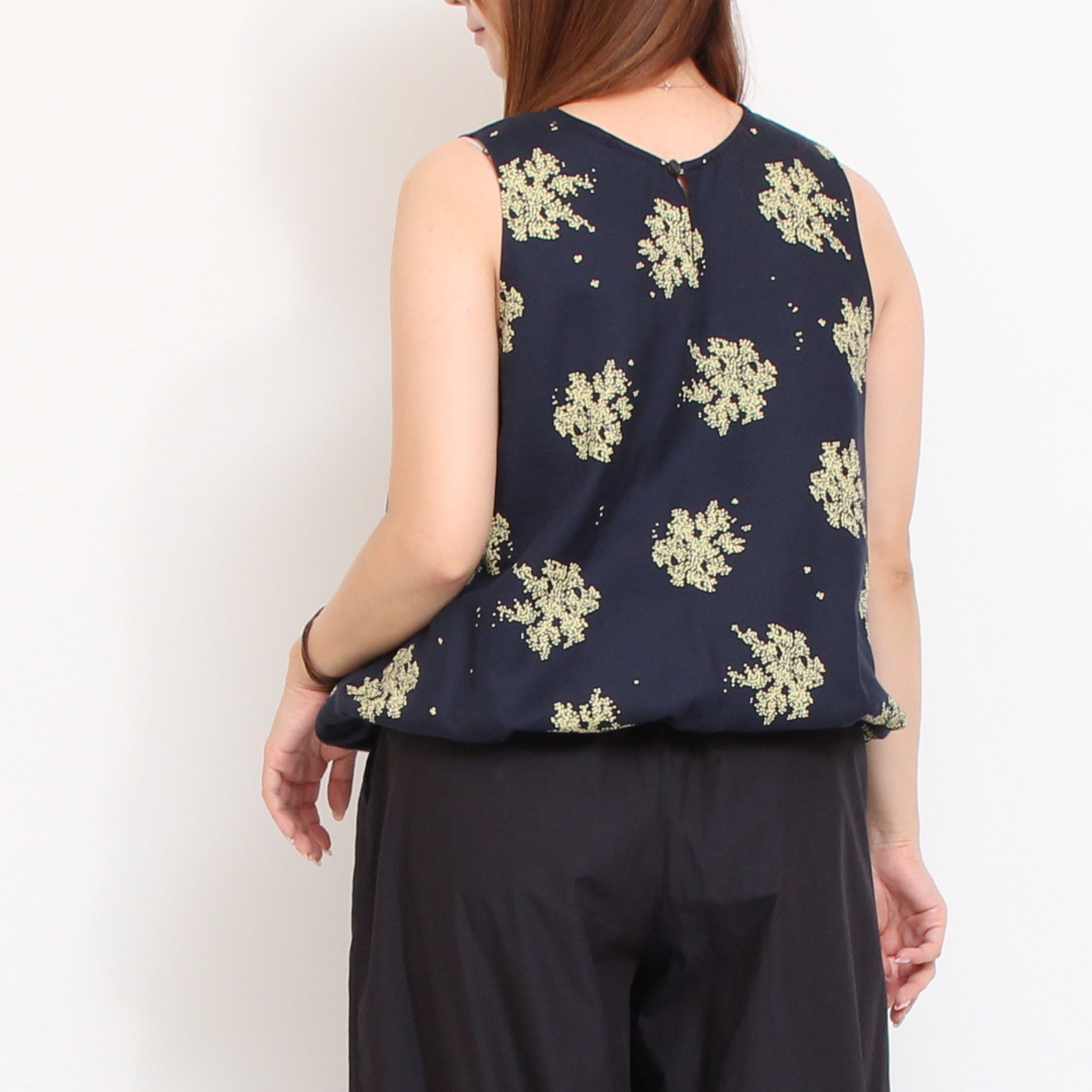 【40%OFF】【ラスト1点・本店限定商品】LE GLAZIKノースリーブプルオーバー26