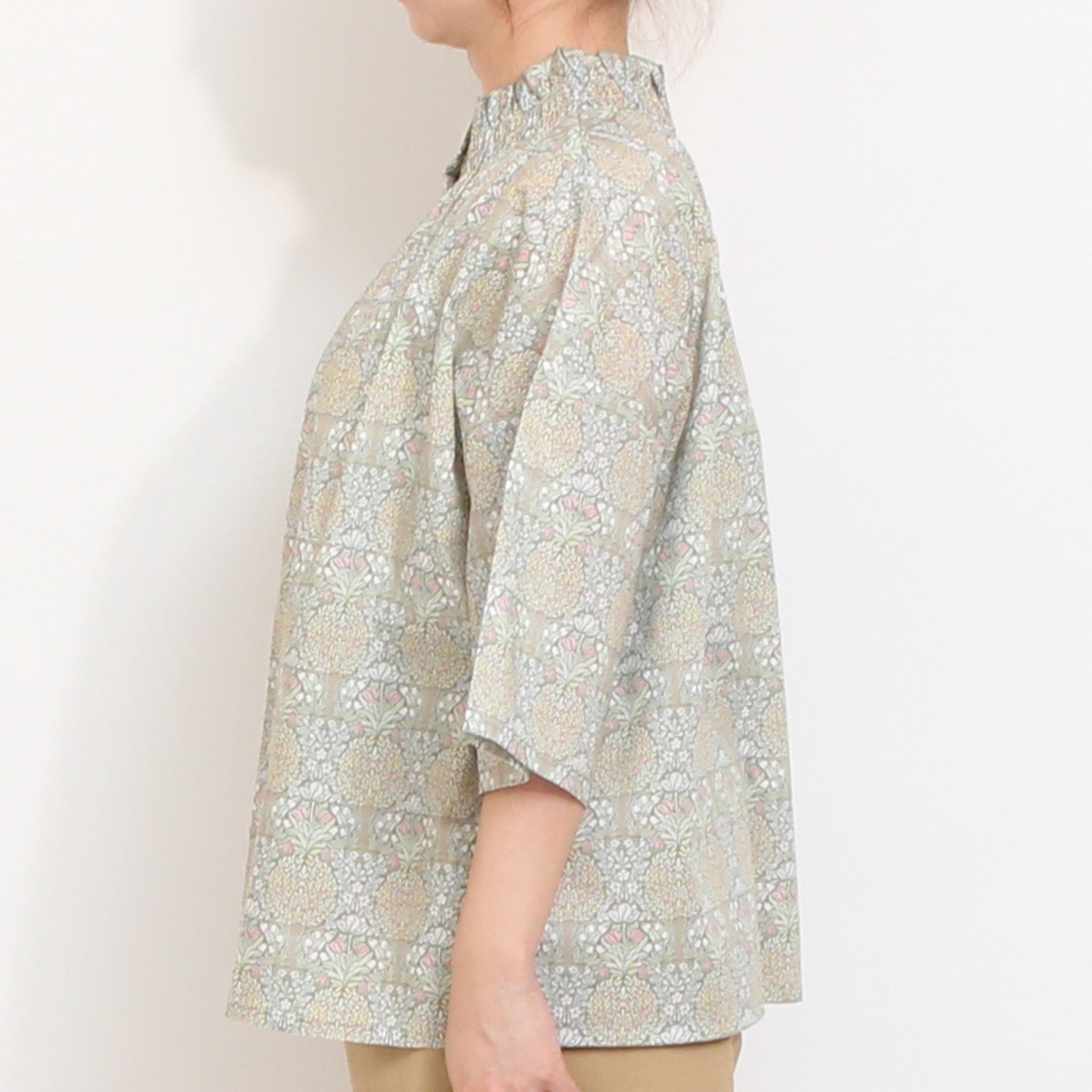【期間限定15%OFF】【BLUE以外残り僅か】リバティ2WAYシャーリング6分袖ブラウス2604