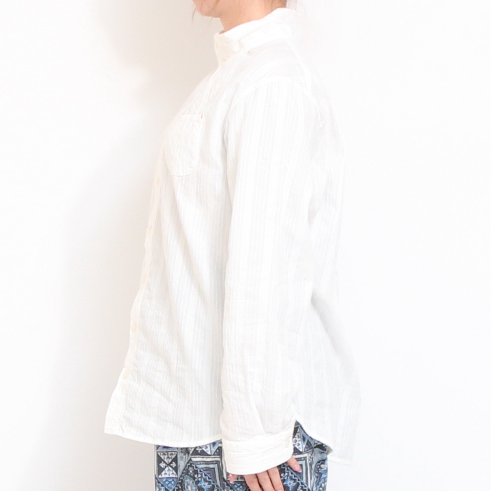 【20%OFF】【WHITEラスト1点】to touchドビーストライプ ハイネックシャツ