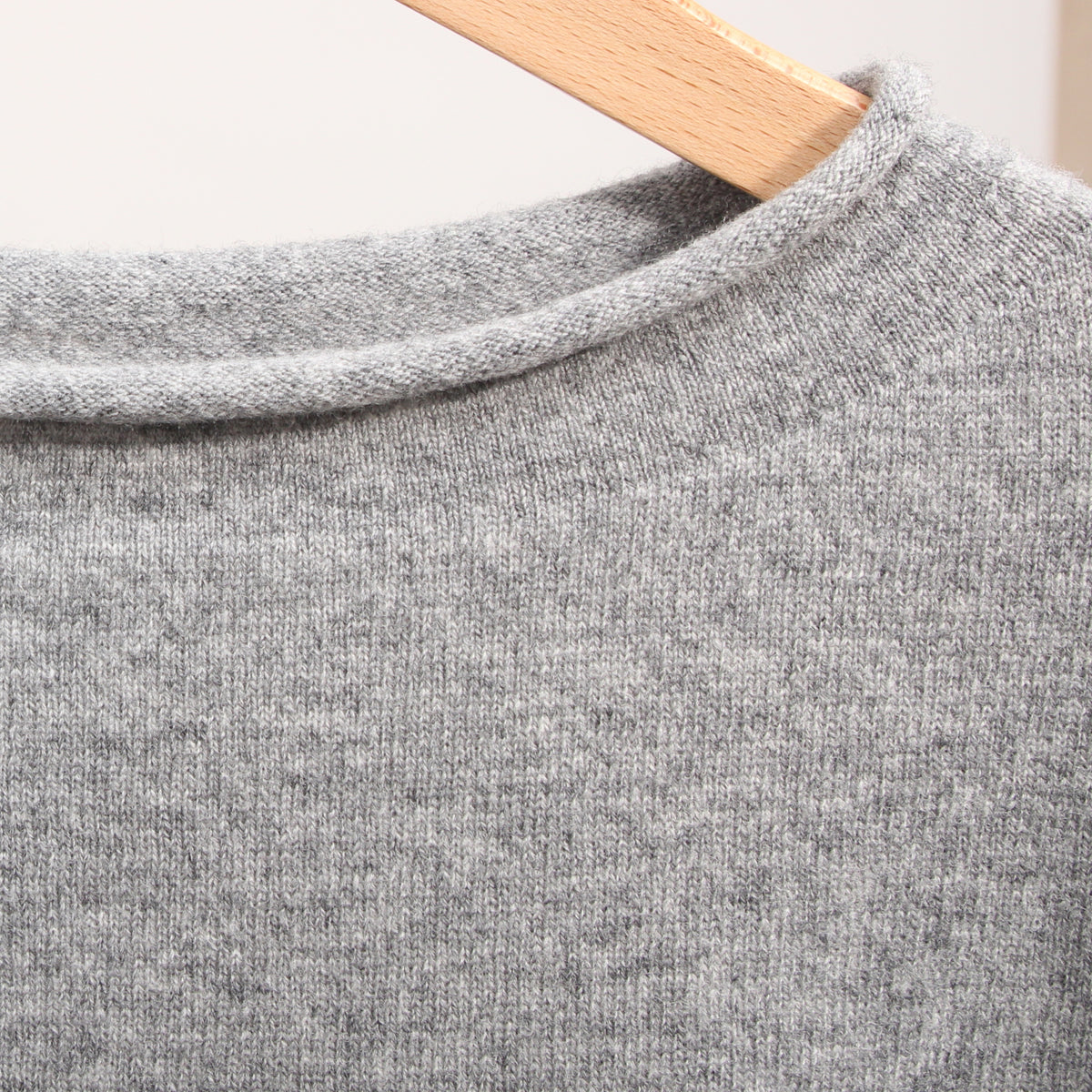 OTA KNITファインラムフレアープルオーバー