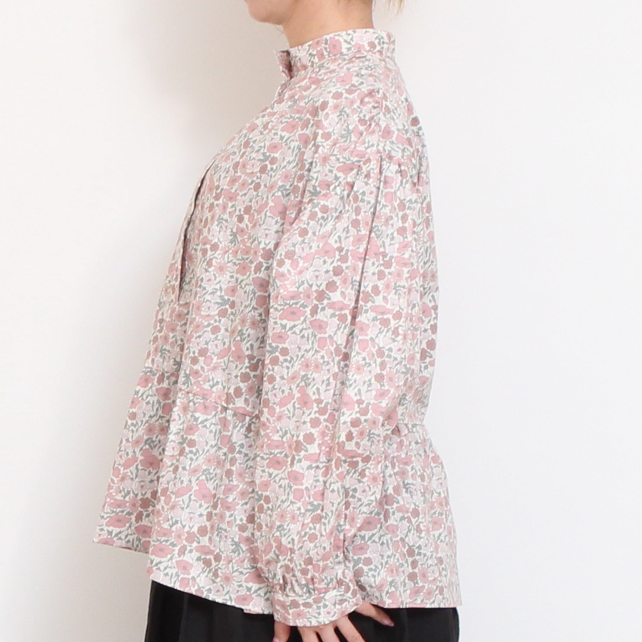 【30%OFF】【BLUEラスト1点】LIBERTY比翼ギャザープルオーバー72027