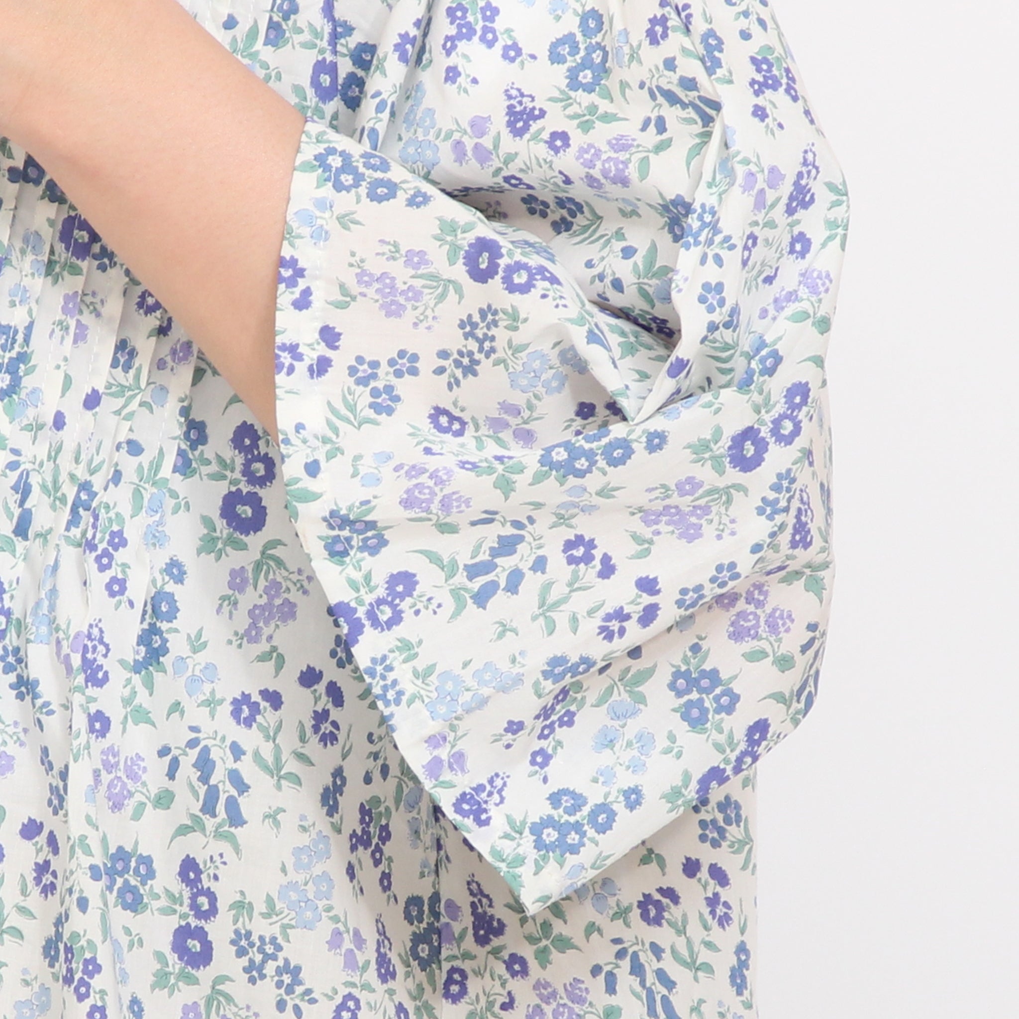 【期間限定15%OFF】【REDのみ ラスト1点・本店限定商品】sosotto LIBERTY細ピンタックシャツ