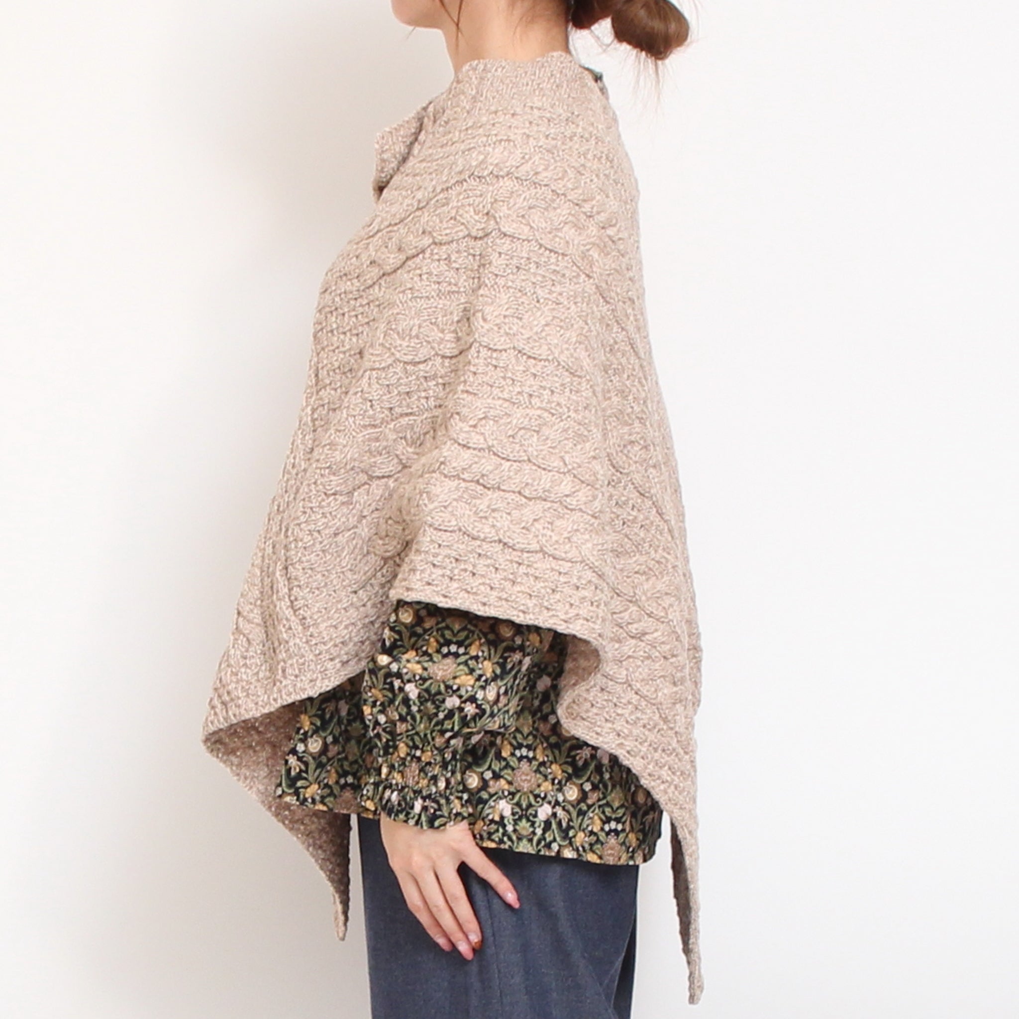 Aran Woollen Millsポンチョ25