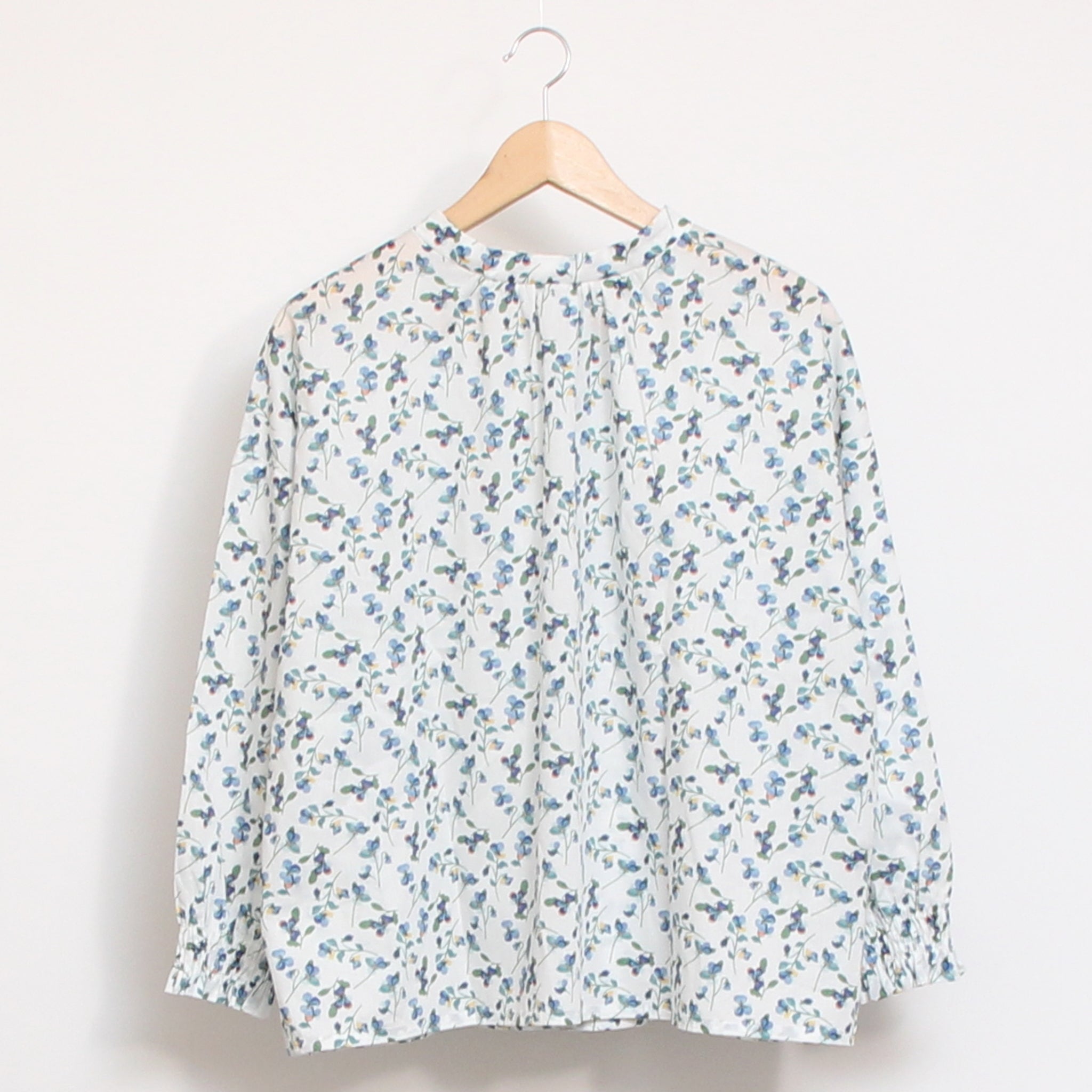 【NAVYラスト1点】リバティ2WAYスタンドブラウス(2510)