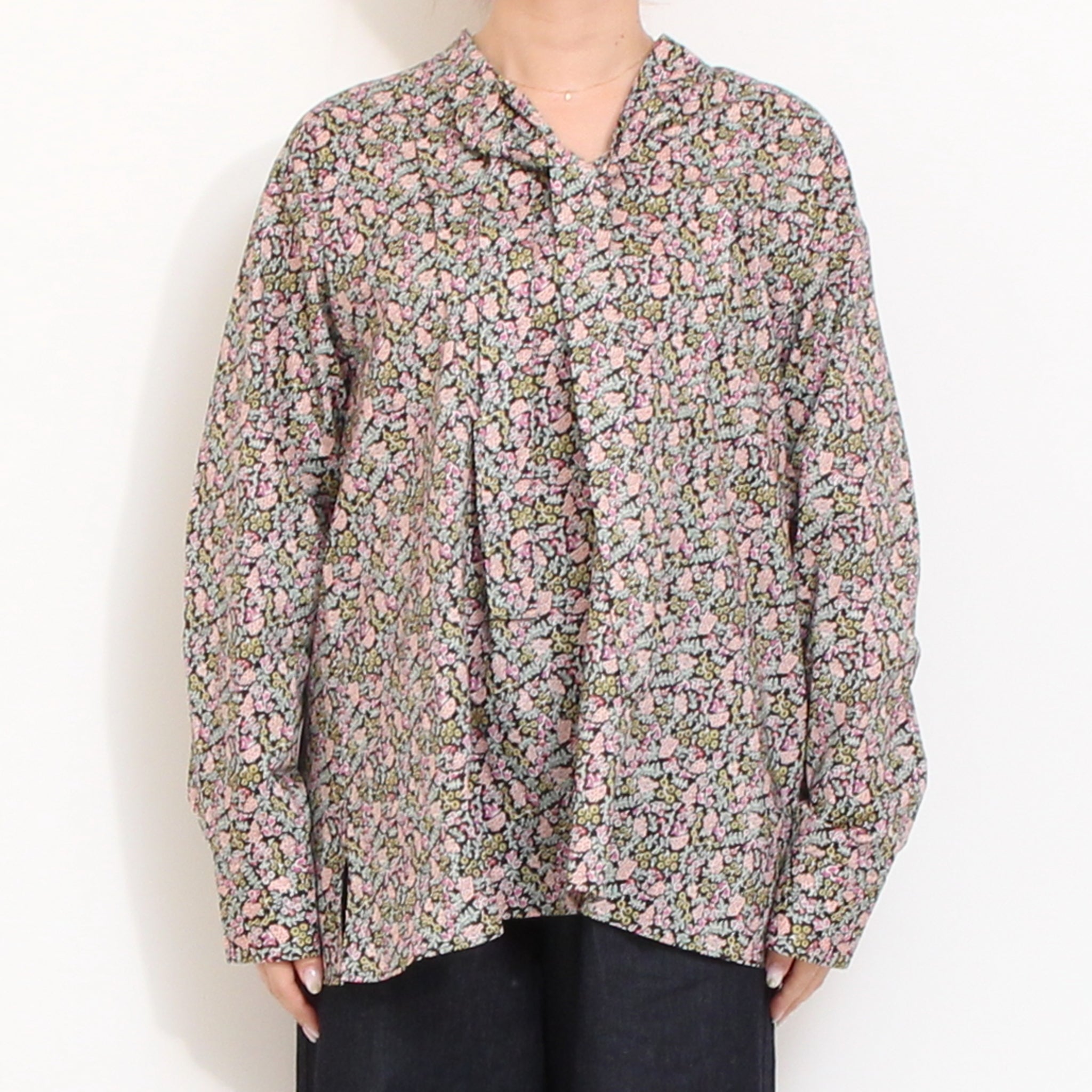 【20％OFF】【REDラスト1点】LIBERTYボウタイプルオーバーブラウス
