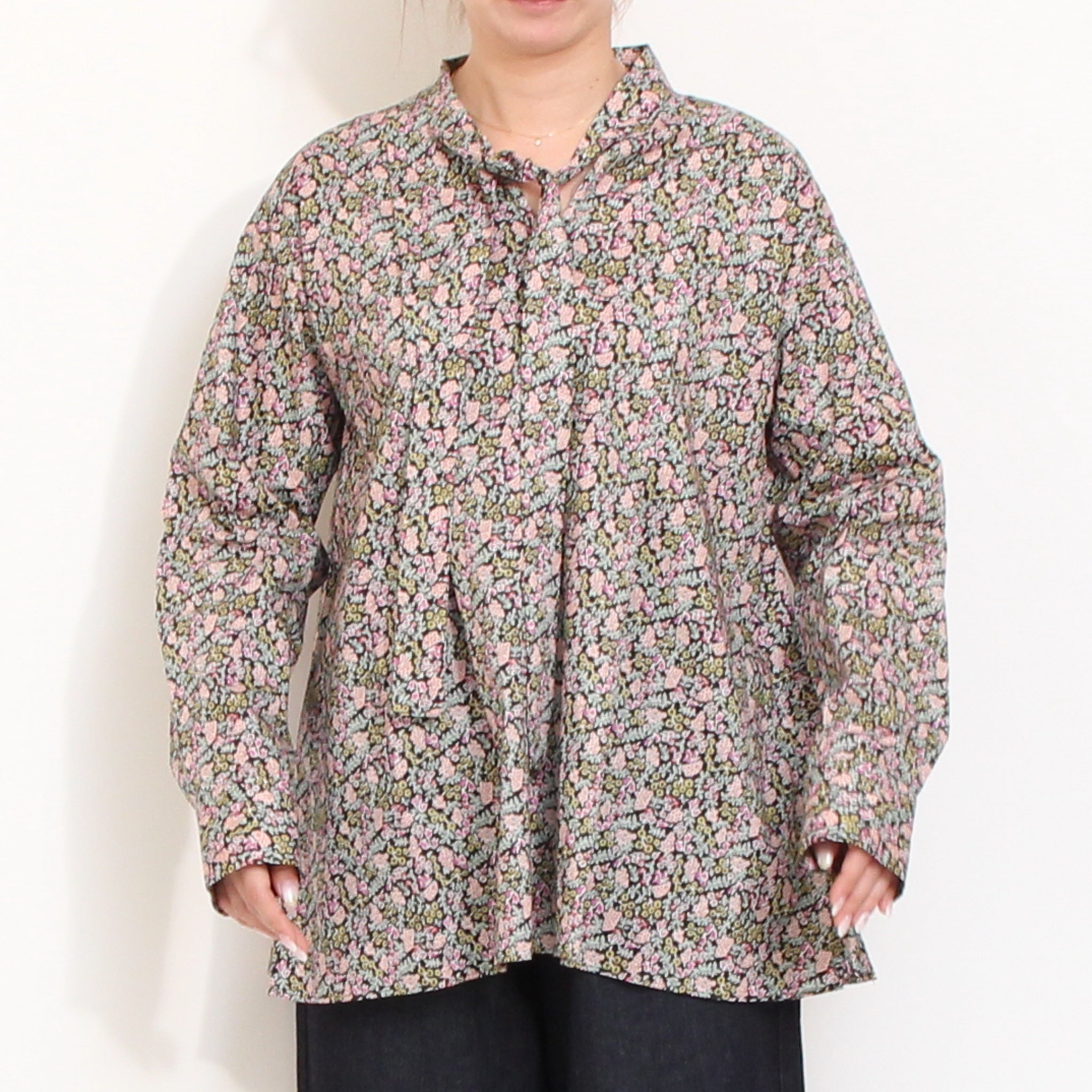 【20％OFF】【REDラスト1点】LIBERTYボウタイプルオーバーブラウス