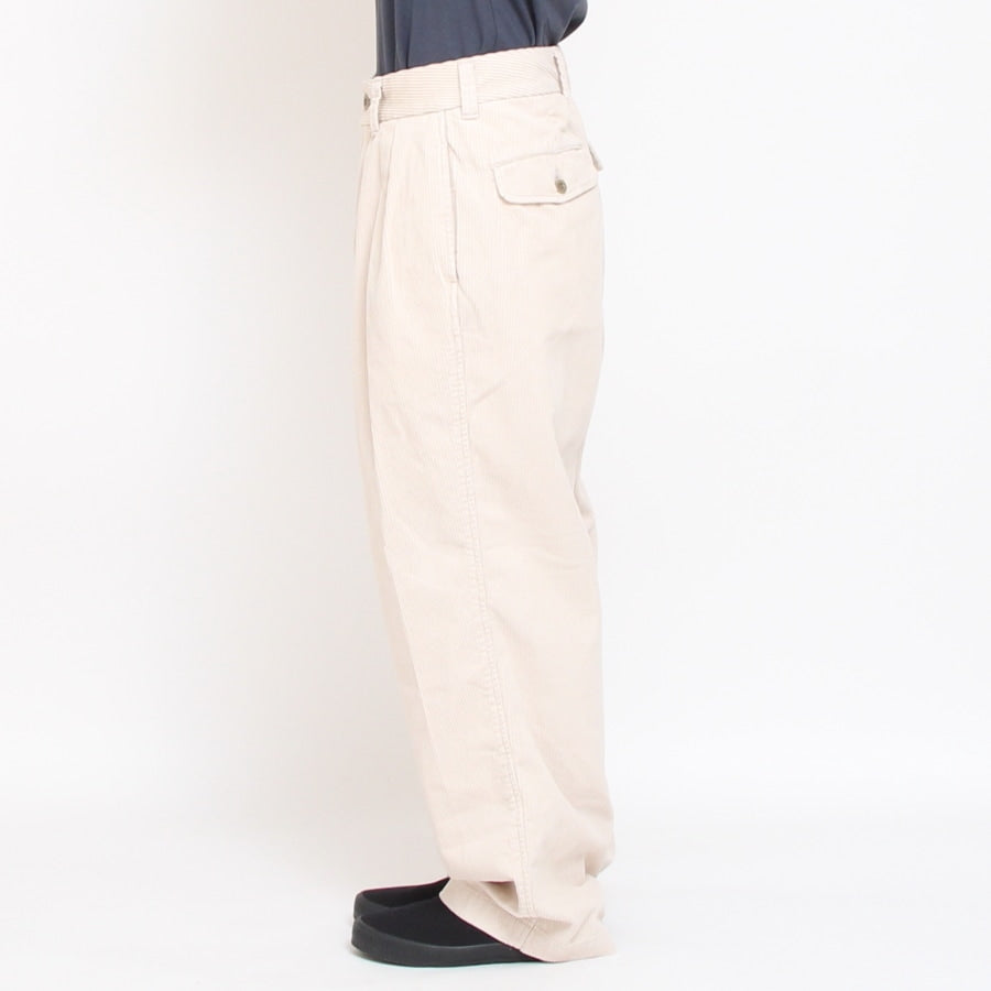【30％OFF】【NAVYサイズMのみ ラスト1点】D.M.Gコーデュロイツータックトラウザー