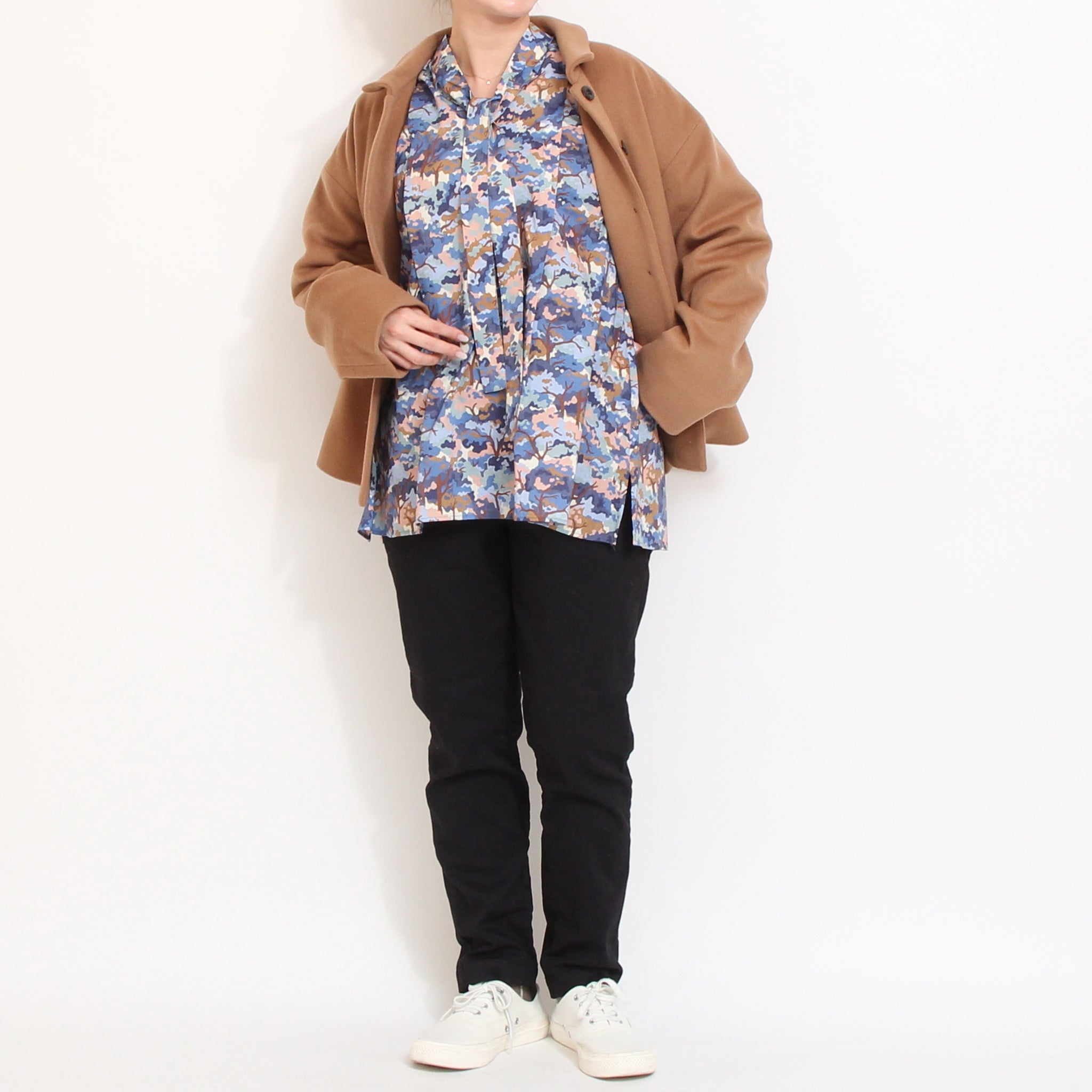 【20％OFF】【REDラスト1点】LIBERTYボウタイプルオーバーブラウス