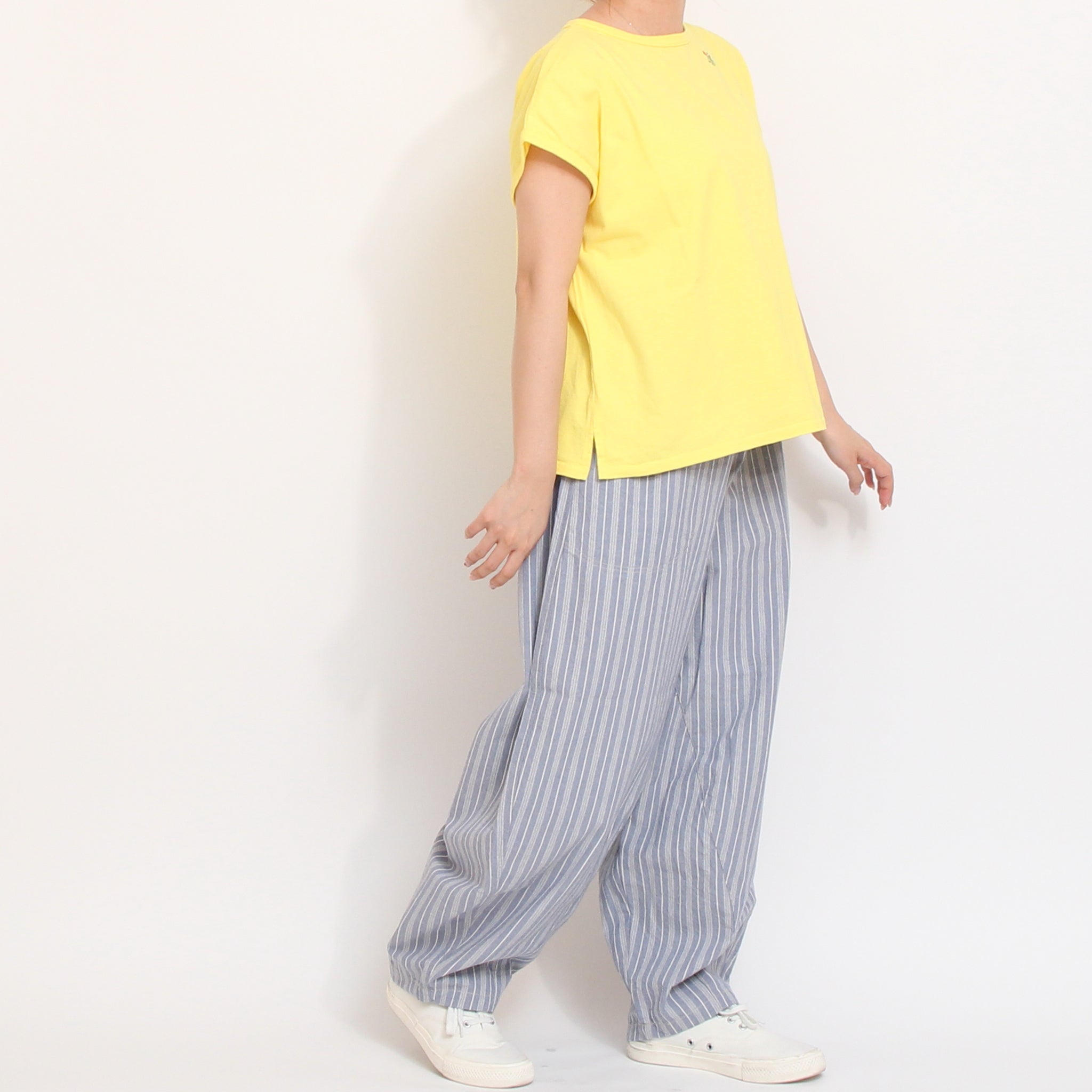 【20%OFF】to touchフラワー刺繍Tシャツ