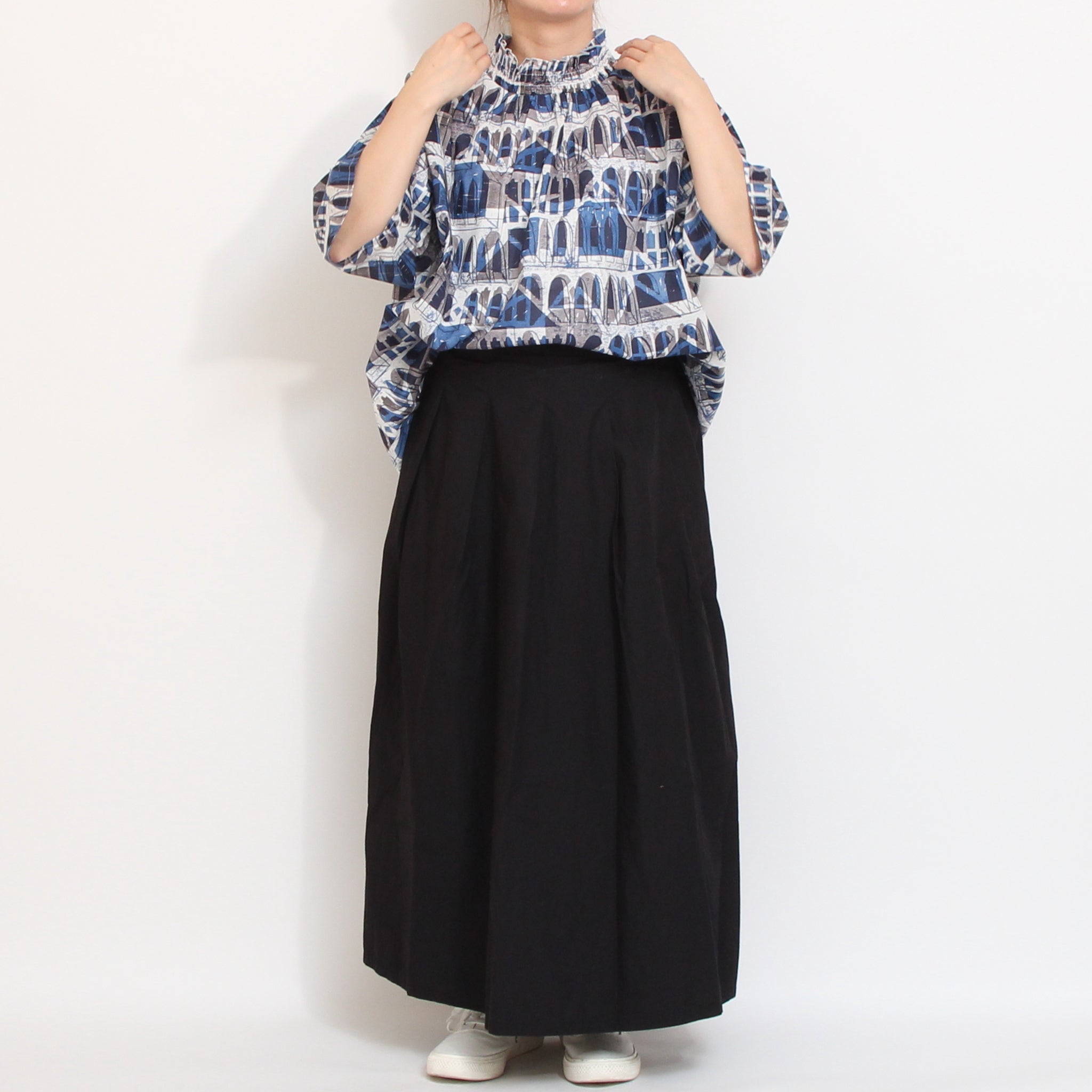 【期間限定15％OFF】【BLUE以外残り僅か】リバティ2WAYシャーリング6分袖ブラウス2604