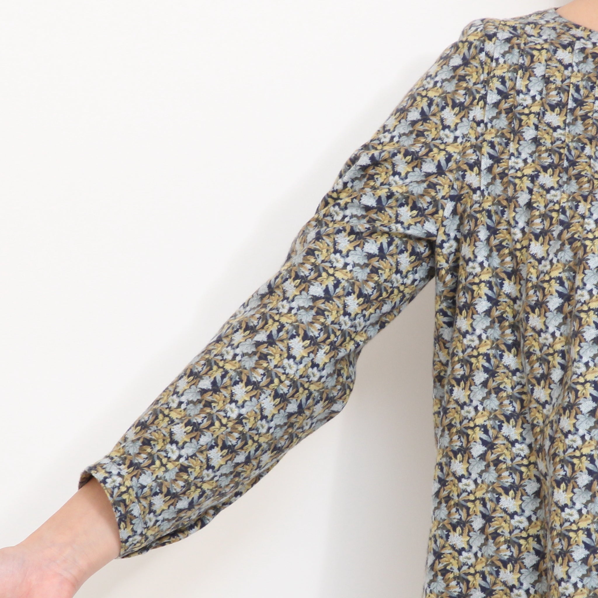 【再値下げ・50％OFF】エアリーコットLIBERTYクルータックブラウス71037