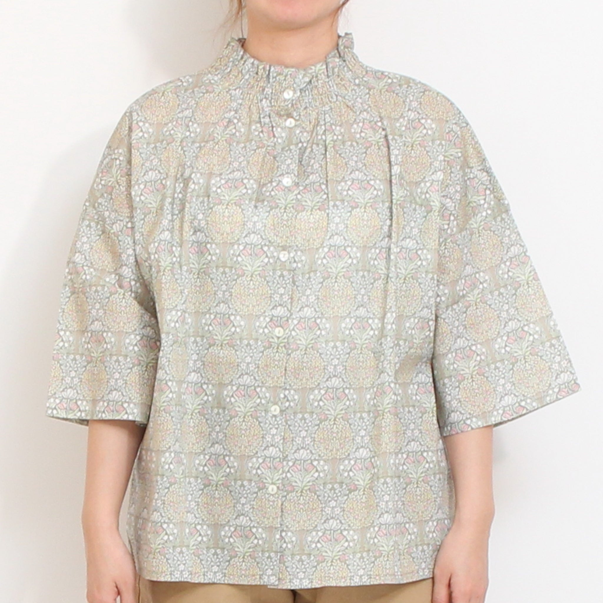 【期間限定15％OFF】【BLUE以外残り僅か】リバティ2WAYシャーリング6分袖ブラウス2604