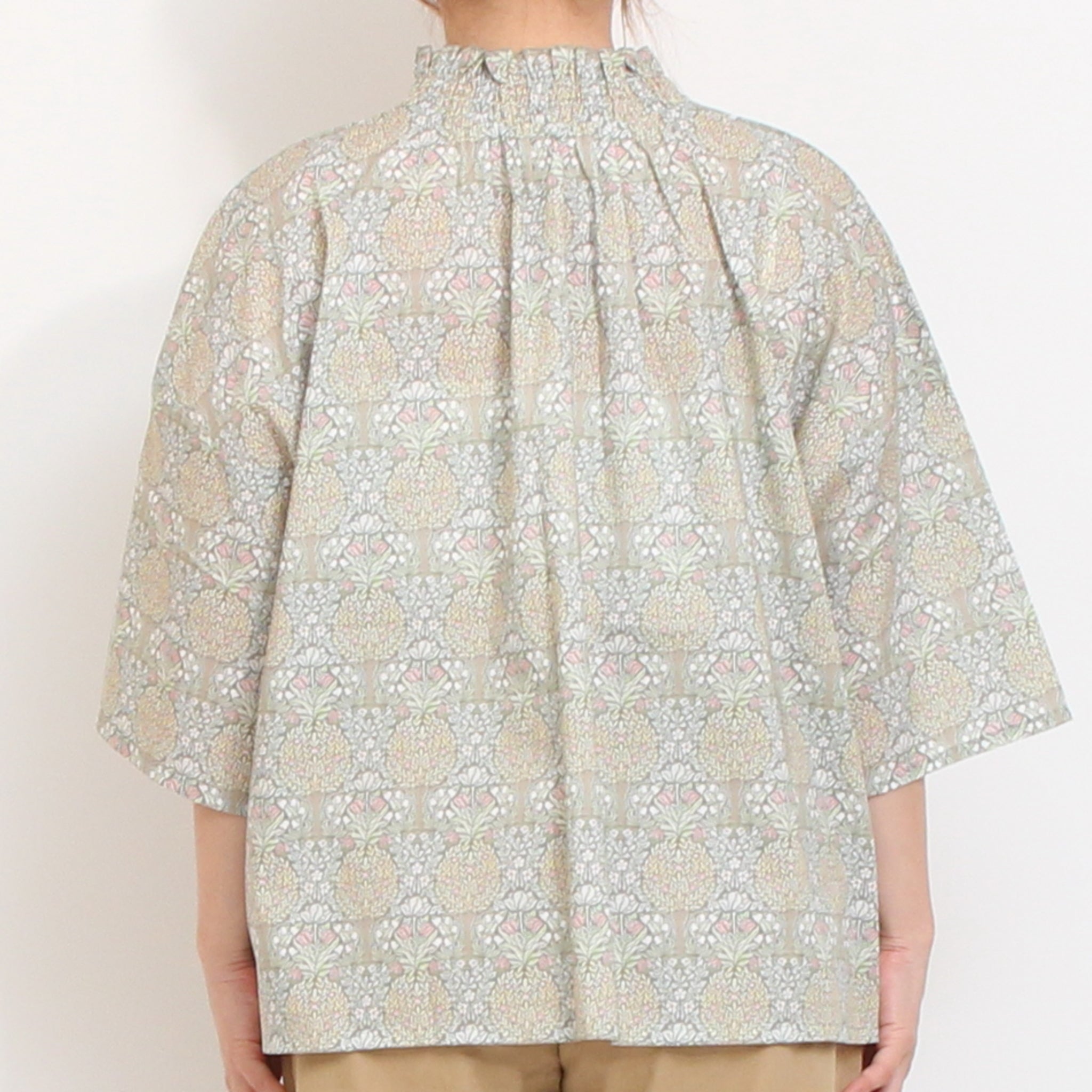【期間限定15％OFF】【BLUE以外残り僅か】リバティ2WAYシャーリング6分袖ブラウス2604