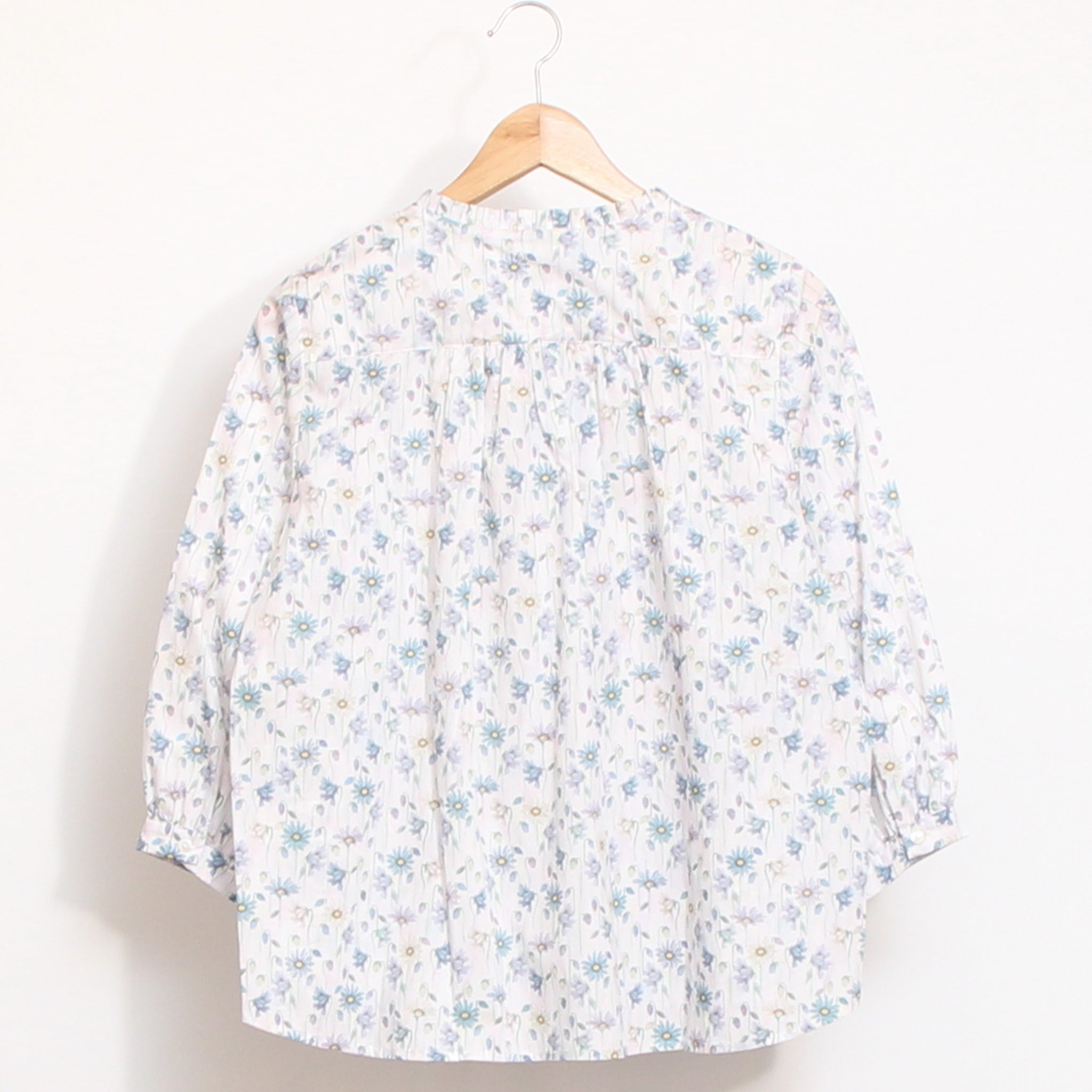 【期間限定15%OFF】【PURPLE・PINKのみ 残り僅か】リバティ7分袖フリルネックスタンダードシャツ2603