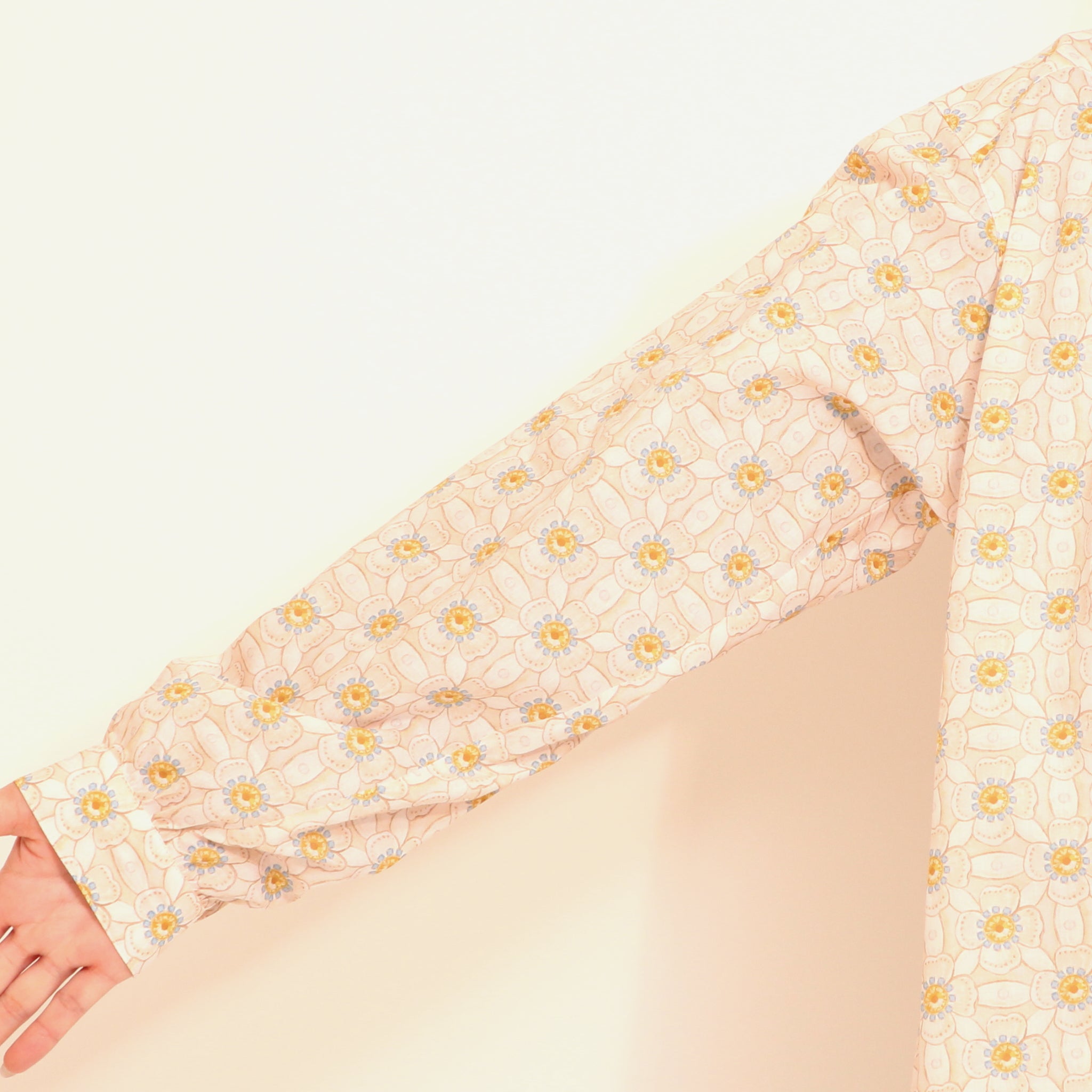 【30%OFF】【KHAKIラスト1点】リバティAラインチュニック(2603)