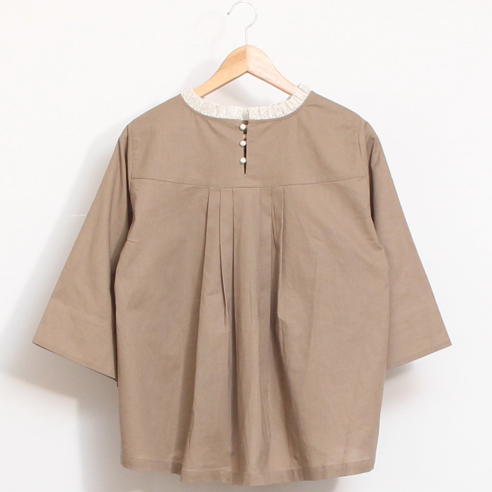 【30%OFF】【PURPLEのみ 残り僅か】sosotto LIBERTY使いフリルネックブラウス