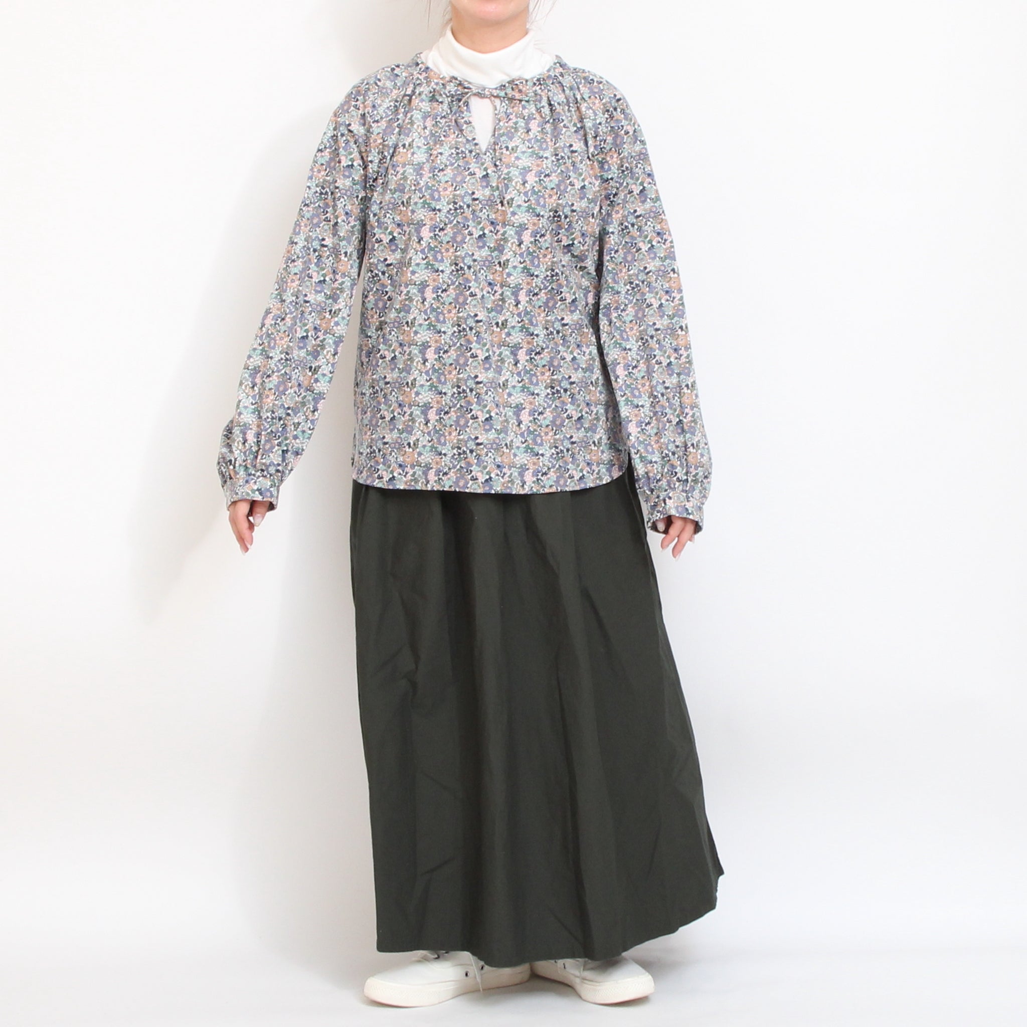 【再値下げ・50％OFF】【BLUEのみ ラスト1点】コーデュロイLIBERTYクルーリボンプルオーバー