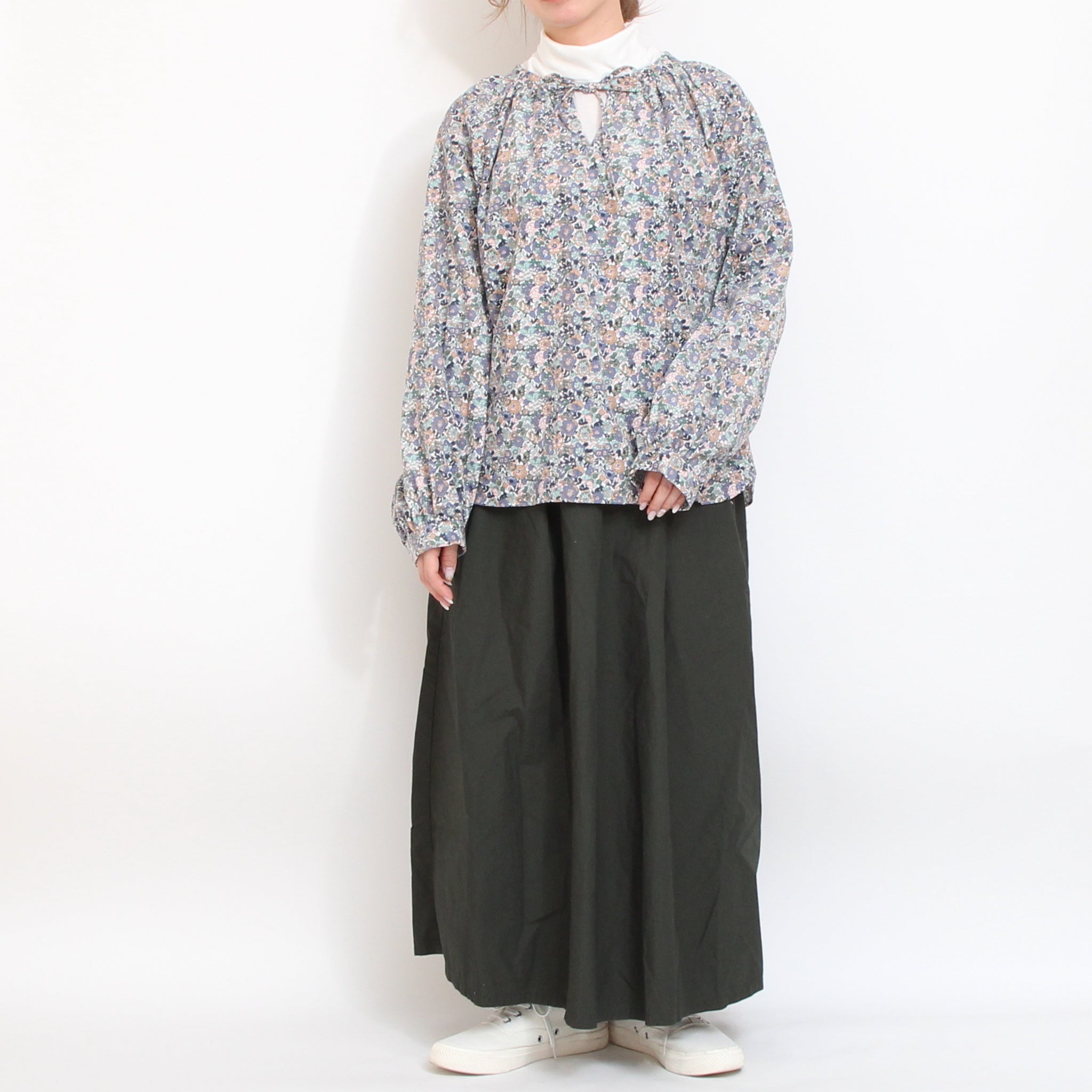 【再値下げ・50％OFF】【BLUEのみ ラスト1点】コーデュロイLIBERTYクルーリボンプルオーバー