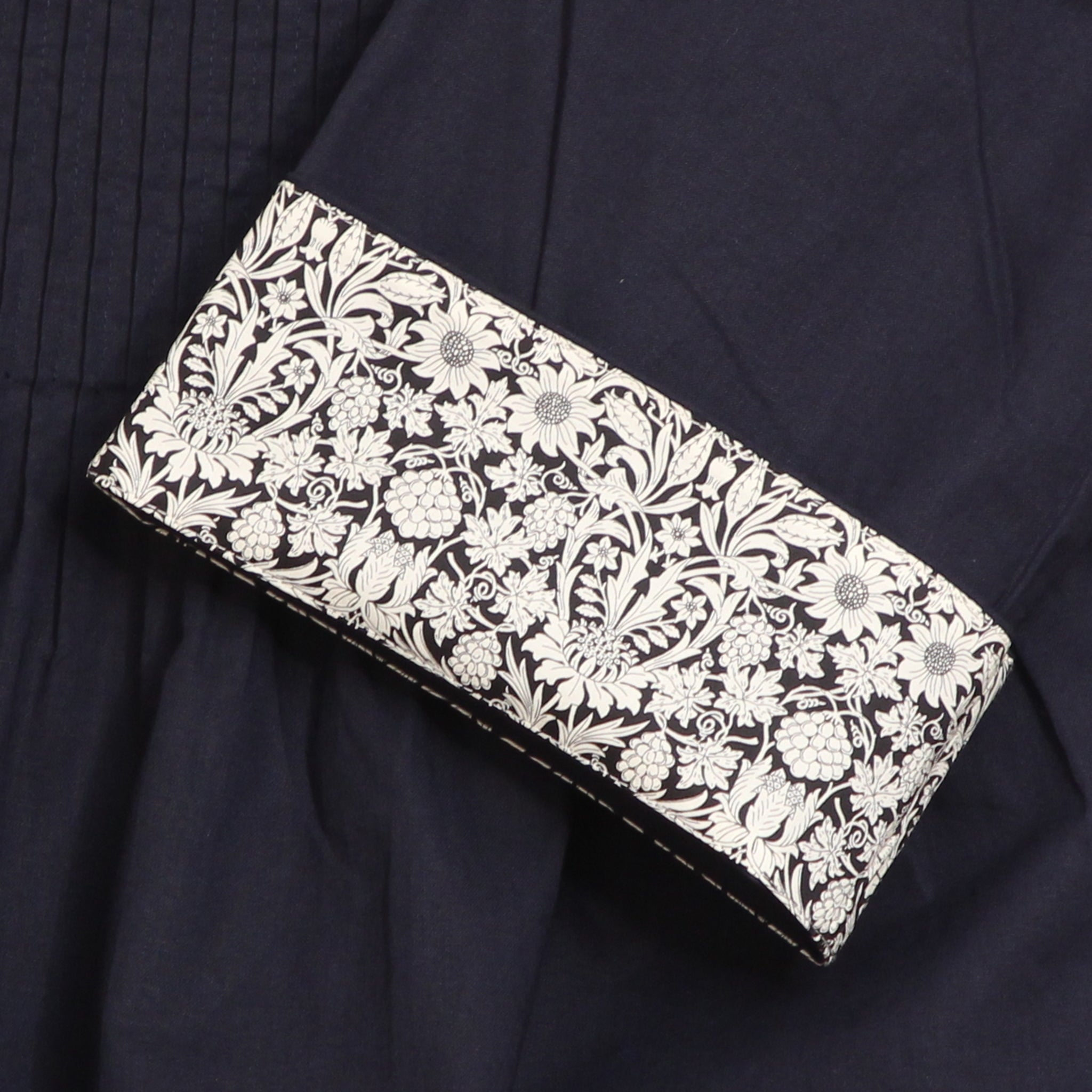 【30%OFF】【PURPLEのみ 残り僅か】sosotto LIBERTY使いフリルネックブラウス