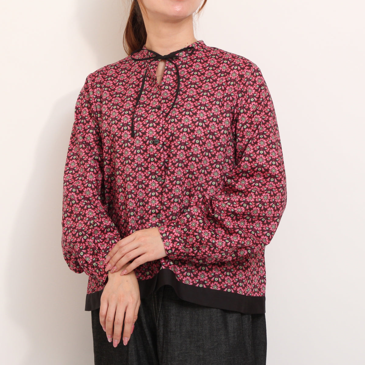 【Online Shopのみ！1点ずつ】LIBERTY裾バイカラーリボンシャツ