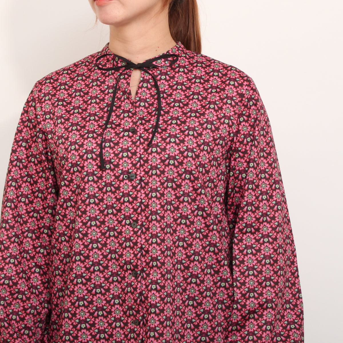 【Online Shopのみ！1点ずつ】LIBERTY裾バイカラーリボンシャツ