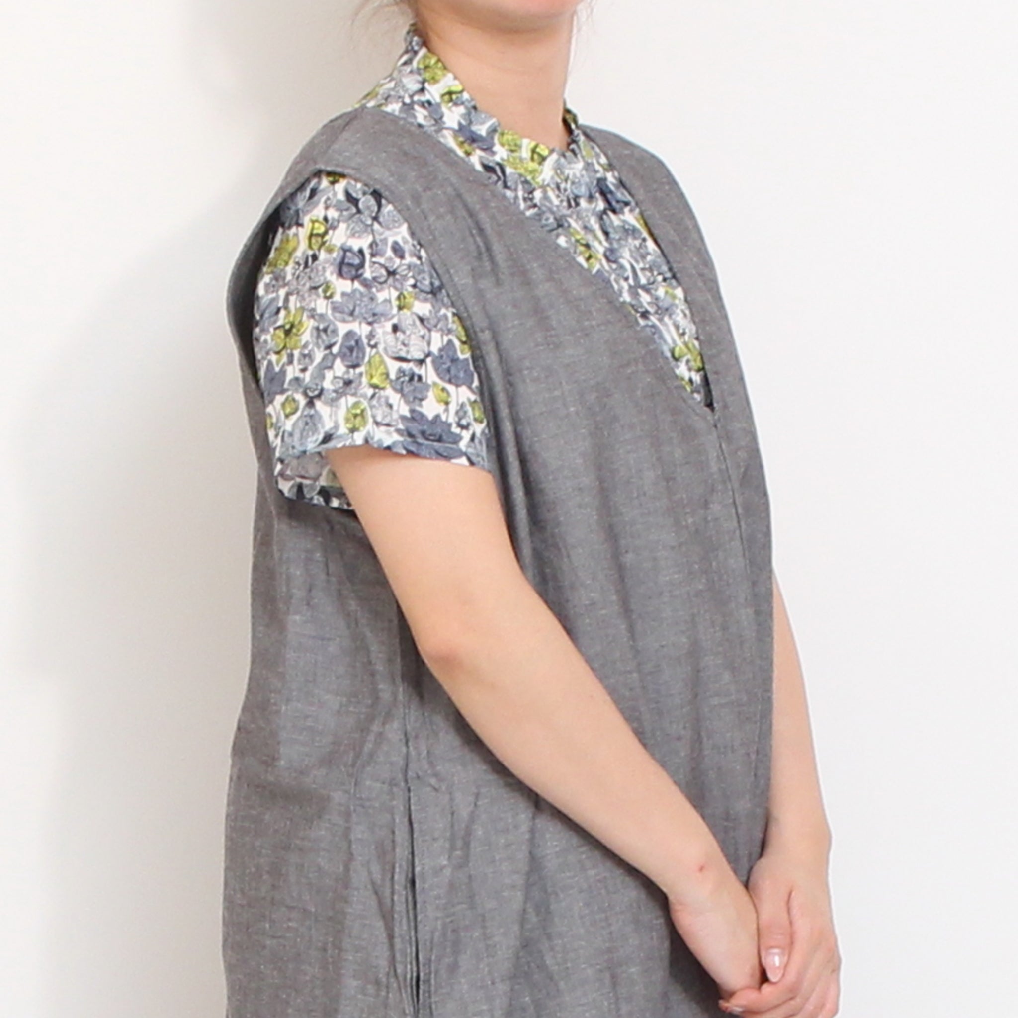 【期間限定15％OFF】【YELLOW・BLACKサイズ１ ラスト１点ずつ】コットンリヨセル半袖スタンドフリルシャツ2604