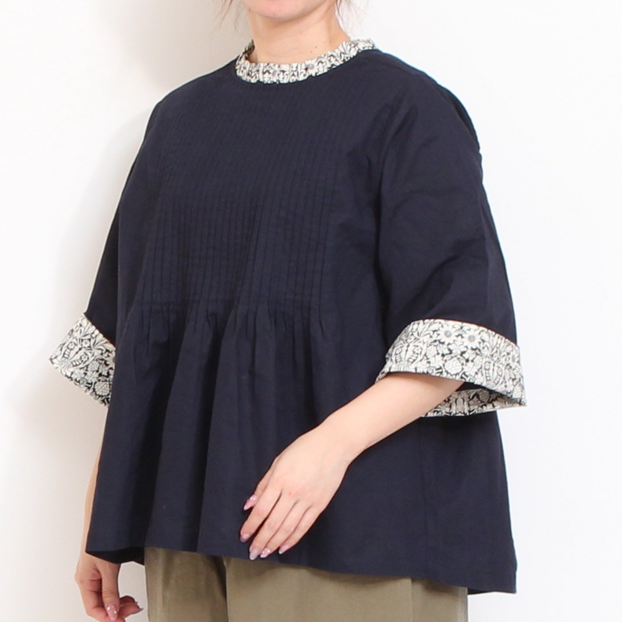 【30%OFF】【PURPLEのみ 残り僅か】sosotto LIBERTY使いフリルネックブラウス