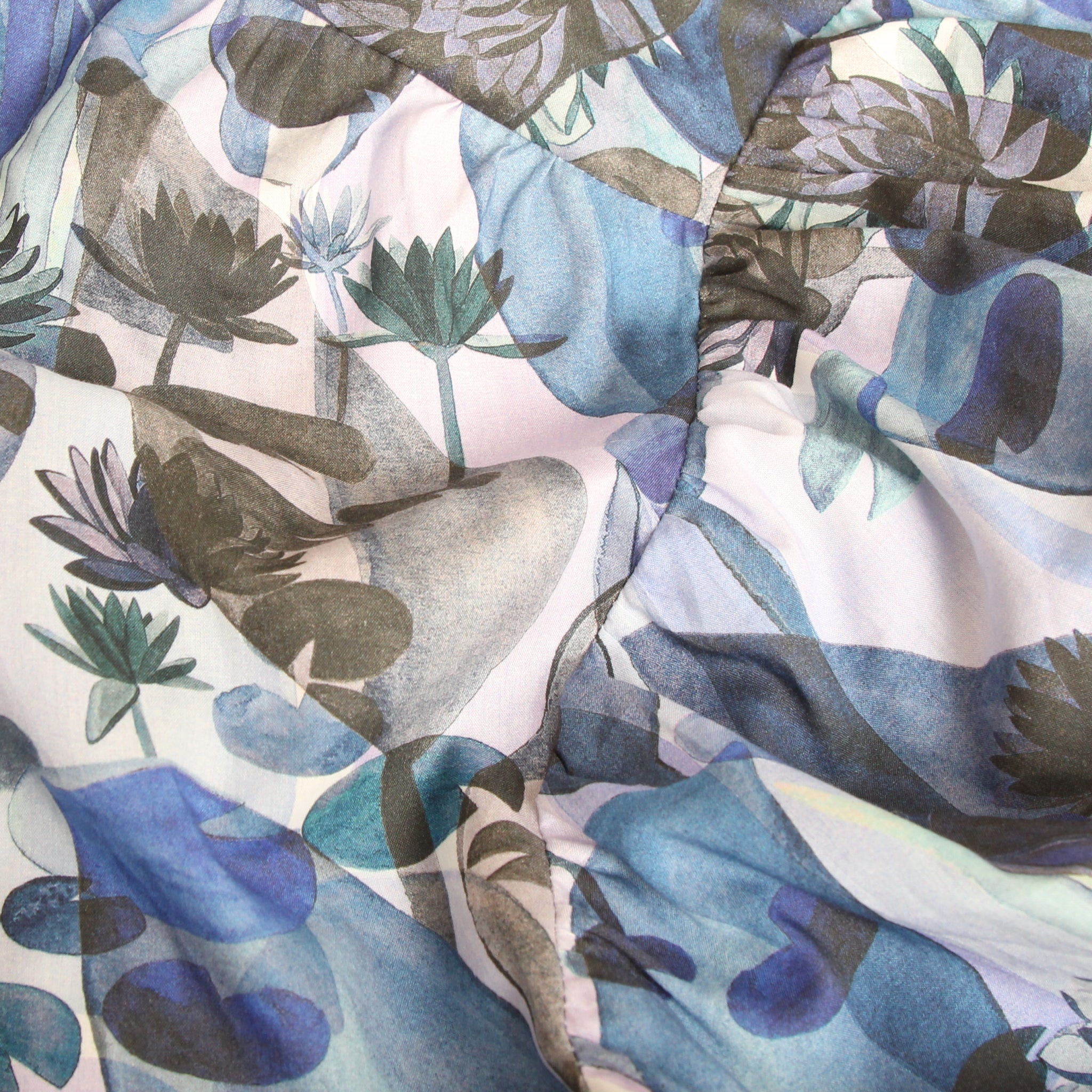 【30%OFF】【BLUEラスト１点】LIBERTY比翼ギャザープルオーバー72027