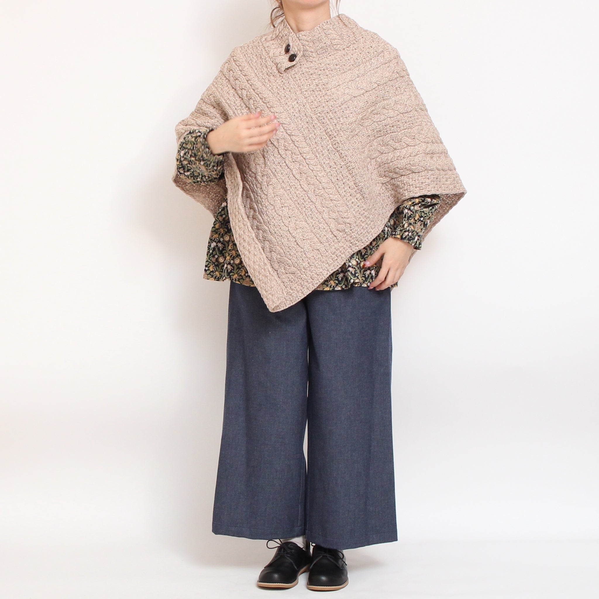 Aran Woollen Millsポンチョ25